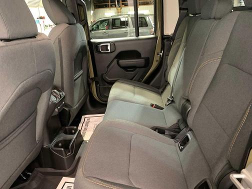 2025 Jeep Gladiator Sport S