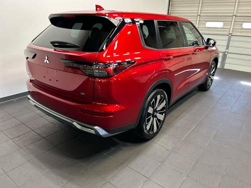 Red Diamond 2025 Mitsubishi Outlander SE 2.5 S-AWC