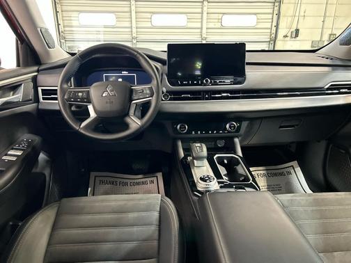 Red Diamond 2025 Mitsubishi Outlander SE 2.5 S-AWC