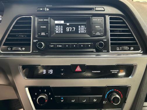 Quartz White Pearl 2017 Hyundai SONATA Base