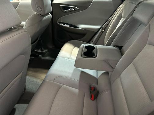 Summit White 2022 Chevrolet Malibu FWD LT