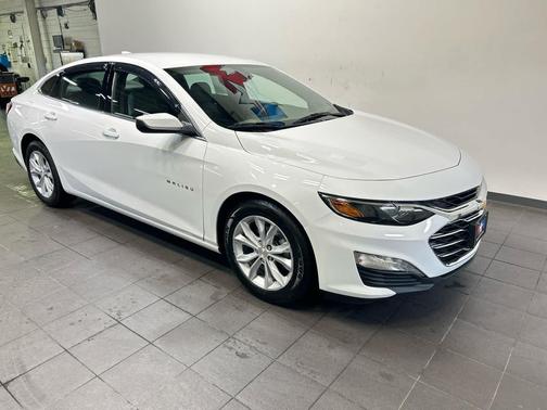 Summit White 2022 Chevrolet Malibu FWD LT