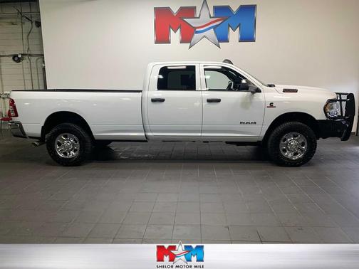 2022 RAM 3500 Tradesman Crew Cab 4x4 8' Box