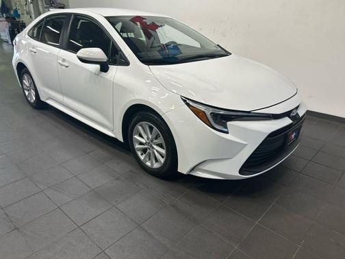 Ice Cap 2025 Toyota Corolla Hybrid LE