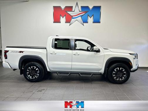 Glacier White 2022 Nissan Frontier PRO-4X