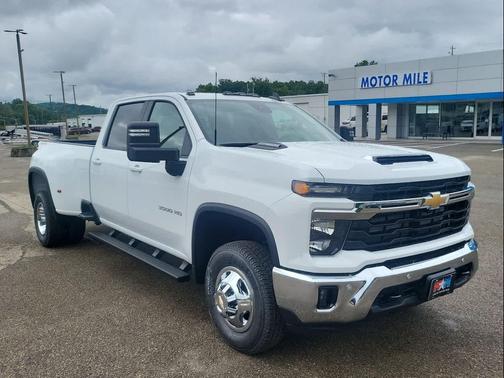 Summit White 2026 Chevrolet Silverado 3500 LT
