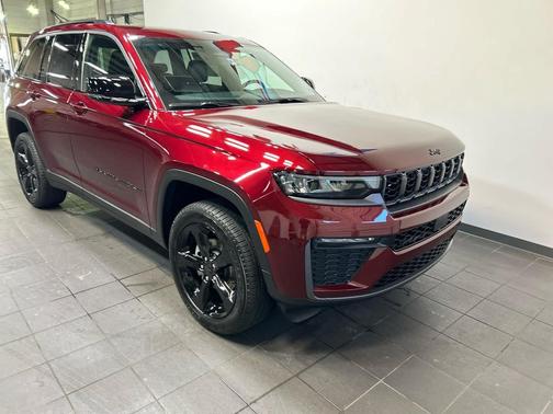 Velvet Red Pearlcoat 2026 Jeep Grand Cherokee Limited
