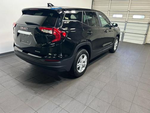 Ebony Twilight Metallic 2024 GMC Terrain SLE