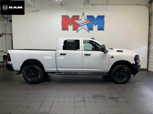 Bright White Clearcoat 2026 RAM 2500 Tradesman Crew Cab 4x4 6'4' Box