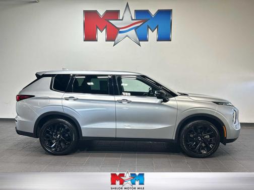 Alloy Silver Metallic 2022 Mitsubishi Outlander Black Edition S-AWC
