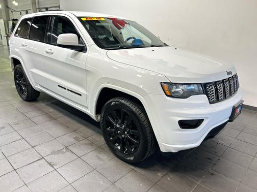 Bright White Clearcoat 2018 Jeep Grand Cherokee Altitude