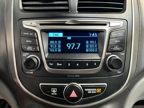 Century White 2016 Hyundai Accent SE