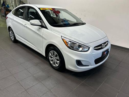 Century White 2016 Hyundai Accent SE