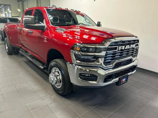 Molten Red Pearlcoat 2026 RAM 3500 Tradesman Crew Cab 4x4 8' Box