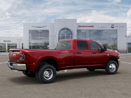 Molten Red Pearlcoat 2026 RAM 3500 Tradesman Crew Cab 4x4 8' Box
