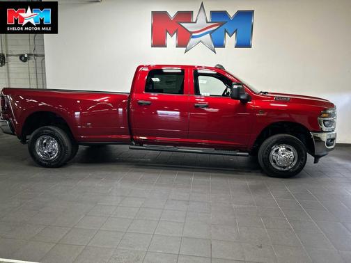 Molten Red Pearlcoat 2026 RAM 3500 Tradesman Crew Cab 4x4 8' Box