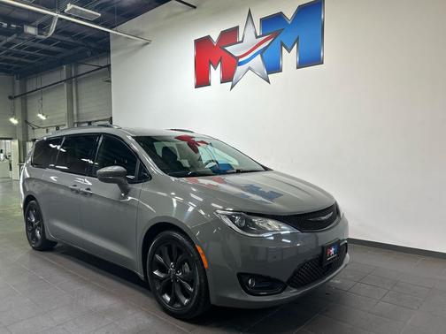 Ceramic Gray Clearcoat 2020 Chrysler Pacifica Touring L