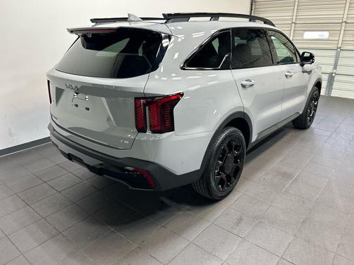 Wolf Gray 2026 Kia Sorento SX