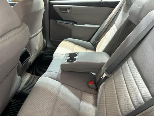 Celestial Silver Metallic 2017 Toyota Camry LE