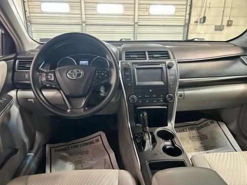 Celestial Silver Metallic 2017 Toyota Camry LE