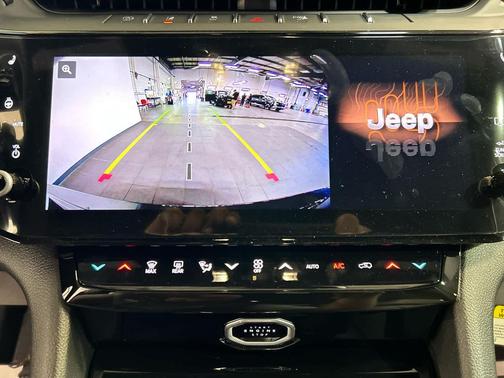 Baltic Gray Metallic Clearcoat 2026 Jeep Grand Cherokee Limited