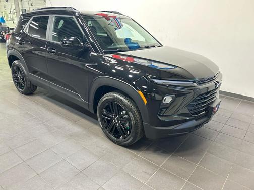 Mosaic Black Metallic 2026 Chevrolet Trailblazer LT
