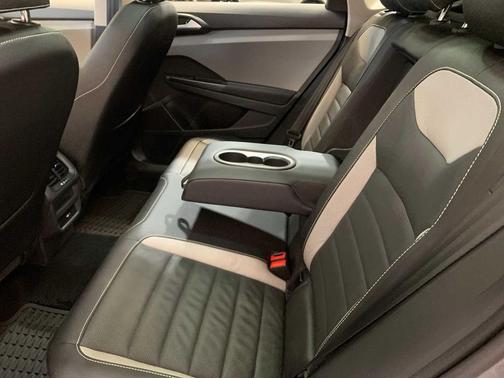 2022 Volkswagen Taos 1.5T SEL