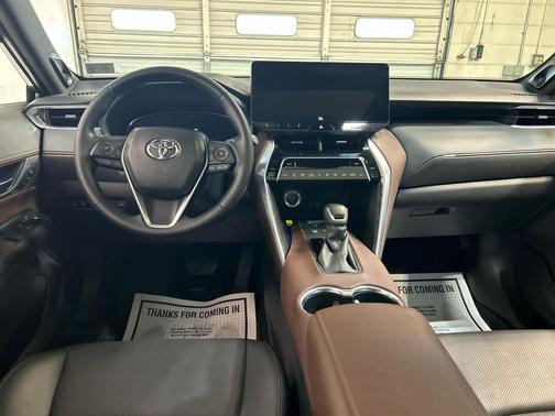 Coastal Gray Metallic 2024 Toyota Venza Limited