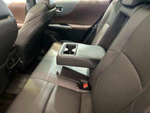 Coastal Gray Metallic 2024 Toyota Venza Limited