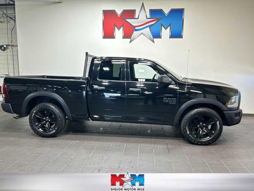 Diamond Black Crystal Pearlcoat 2022 RAM 1500 Classic Warlock Quad Cab 4x4 6'4' Box