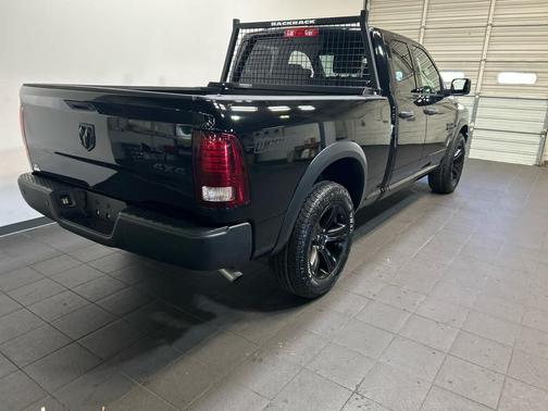 Diamond Black Crystal Pearlcoat 2022 RAM 1500 Classic Warlock Quad Cab 4x4 6'4' Box