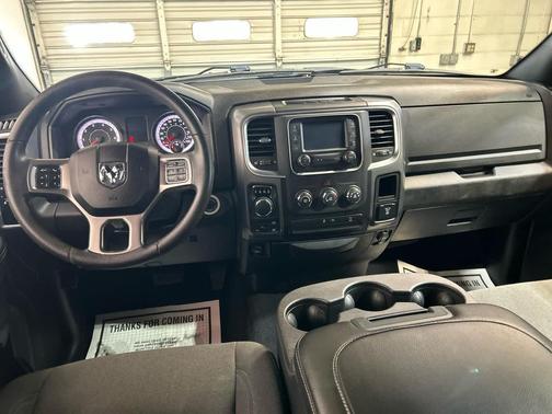 Diamond Black Crystal Pearlcoat 2022 RAM 1500 Classic Warlock Quad Cab 4x4 6'4' Box