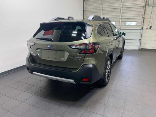 2025 Subaru Outback Touring