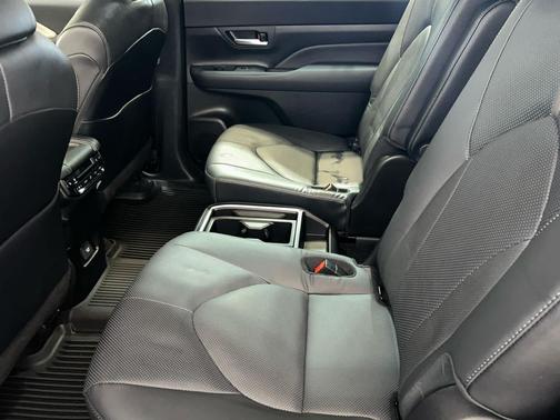 Heavy Metal 2025 Toyota Grand Highlander Platinum