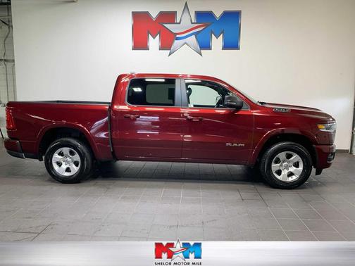 Delmonico Red Pearlcoat 2025 RAM 1500 Big Horn/Lone Star