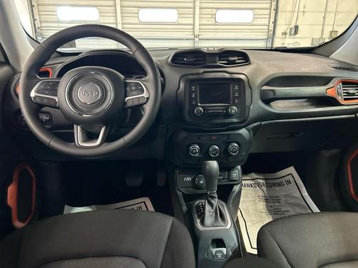 Alpine White 2018 Jeep Renegade Upland