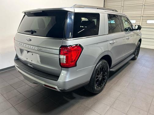 Iconic Silver Metallic 2024 Ford Expedition XLT