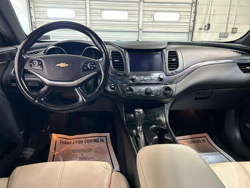 Iridescent Pearl Tricoat 2017 Chevrolet Impala Premier 2LZ