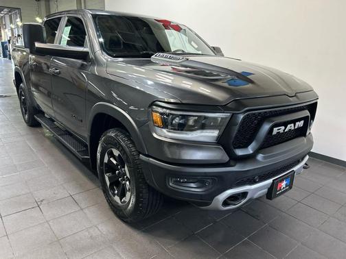 Granite Crystal Metallic Clearcoat 2019 RAM 1500 Rebel