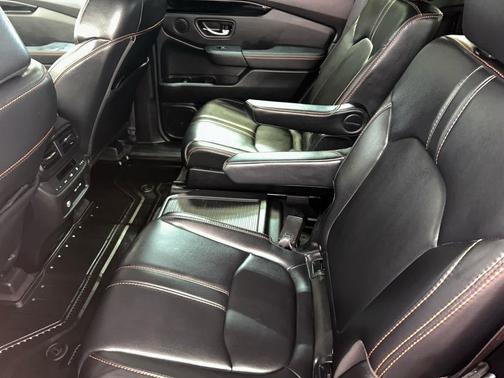 Radiant Red Metallic II 2025 Honda Pilot TrailSport