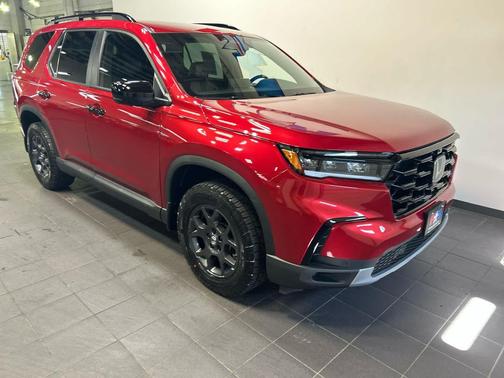 Radiant Red Metallic II 2025 Honda Pilot TrailSport