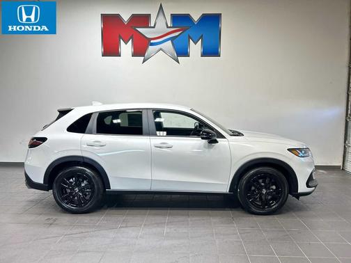Platinum White Pearl 2027 Honda HR-V Sport AWD