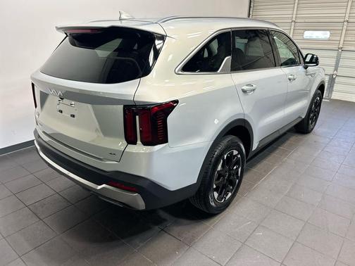 Ivory Silver 2026 Kia Sorento S