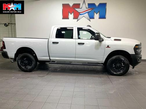 2026 RAM 2500 Tradesman Crew Cab 4x4 6'4' Box