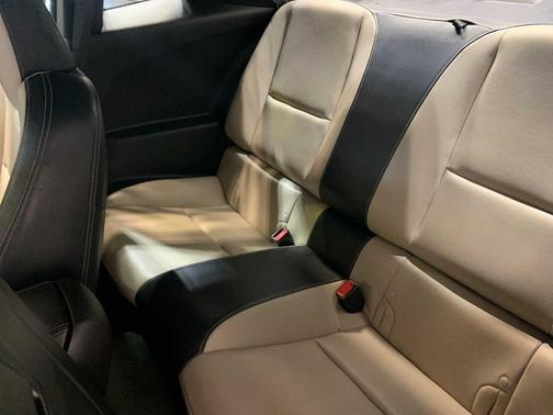 2011 Chevrolet Camaro 2LT