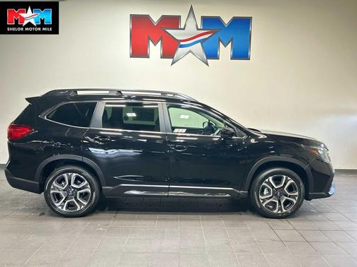 Crystal Black Silica 2026 Subaru Ascent Limited 7-Passenger