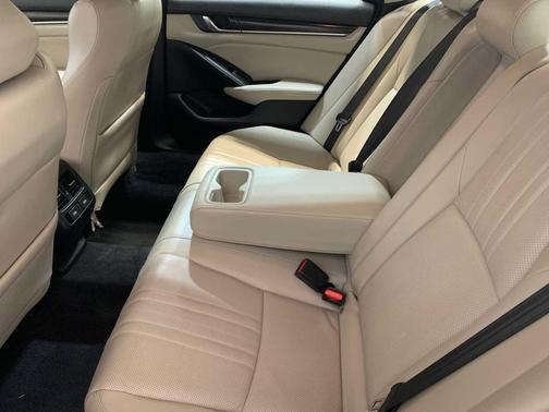 2022 Honda Accord Touring 2.0T