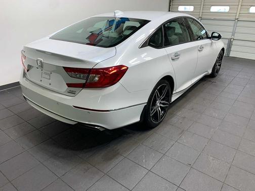 2022 Honda Accord Touring 2.0T