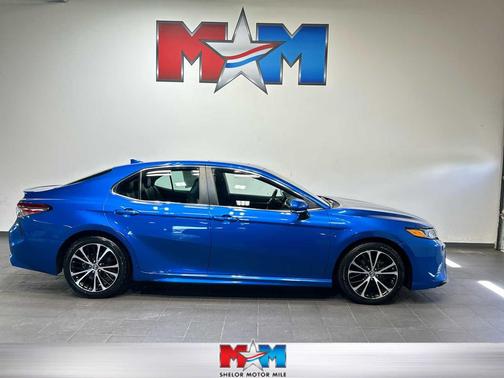 Blue Streak Metallic 2019 Toyota Camry SE