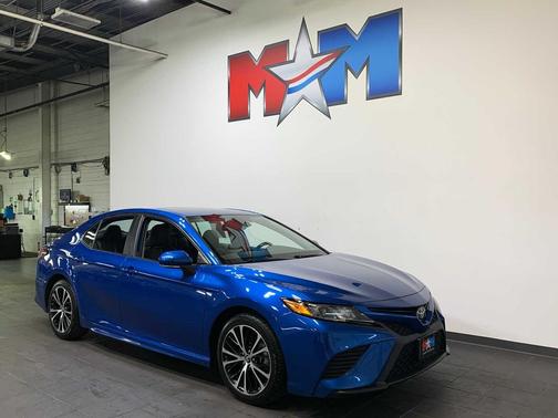 Blue Streak Metallic 2019 Toyota Camry SE
